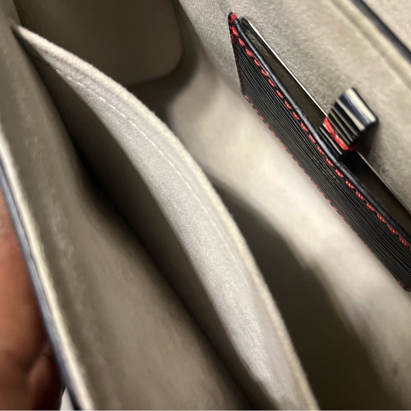 Louis Vuitton Navy & White Epi MM Twist Chain Shoulder/Crossbody Bag - Picture 9 of 10